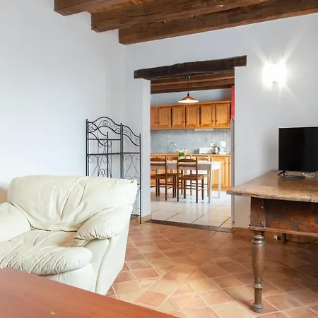 Semesterbostad Maison De 2 Chambres Avec Piscine Partagee Et Jardin Amenage A Et Cazenac Beynac-et-Cazenac