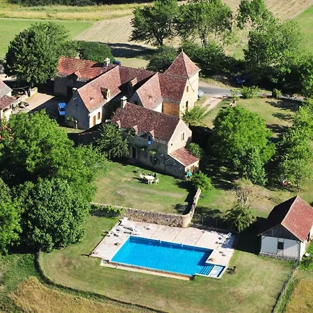 Maison De 2 Chambres Avec Piscine Partagee Et Jardin Amenage A Et Cazenac Semesterbostad