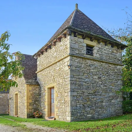 Maison De 2 Chambres Avec Piscine Partagee Et Jardin Amenage A Et Cazenac *